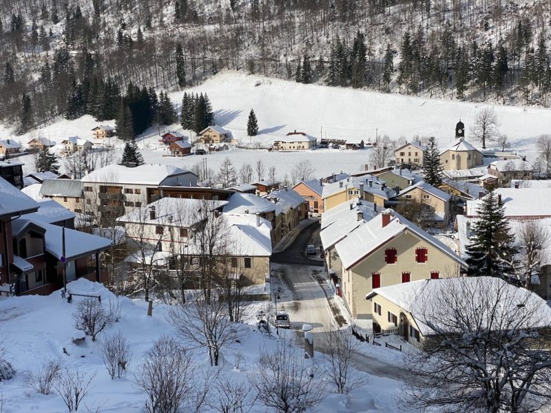 Pays de Gex, Jura mountains. Image © PlanetSKI